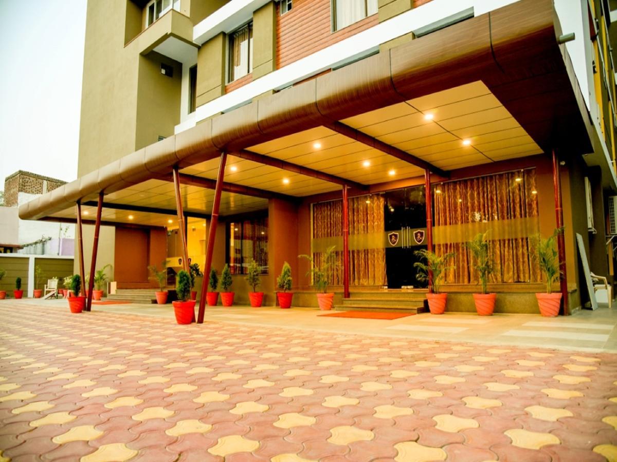 Royal Inn Khandwa Exterior foto